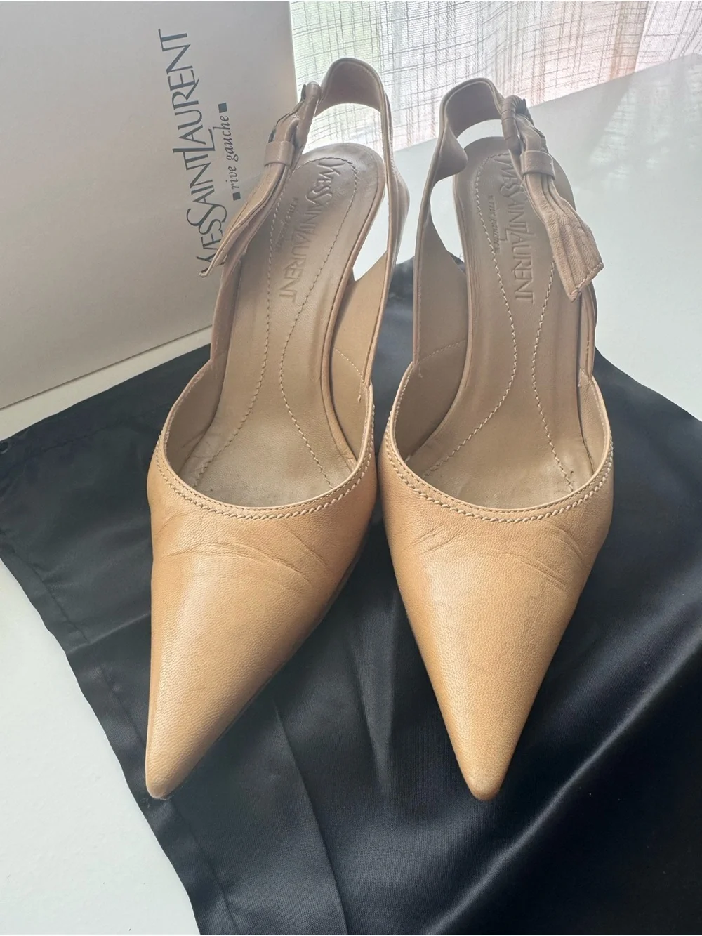 Saint Laurent Nude Leather Pointed Slingback Pumps - Picture 9 of 10